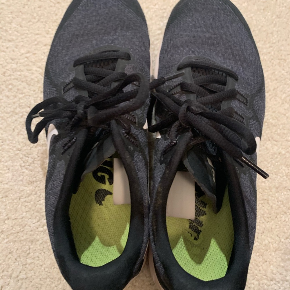 Nike Free Runs - Picture 5 of 5
